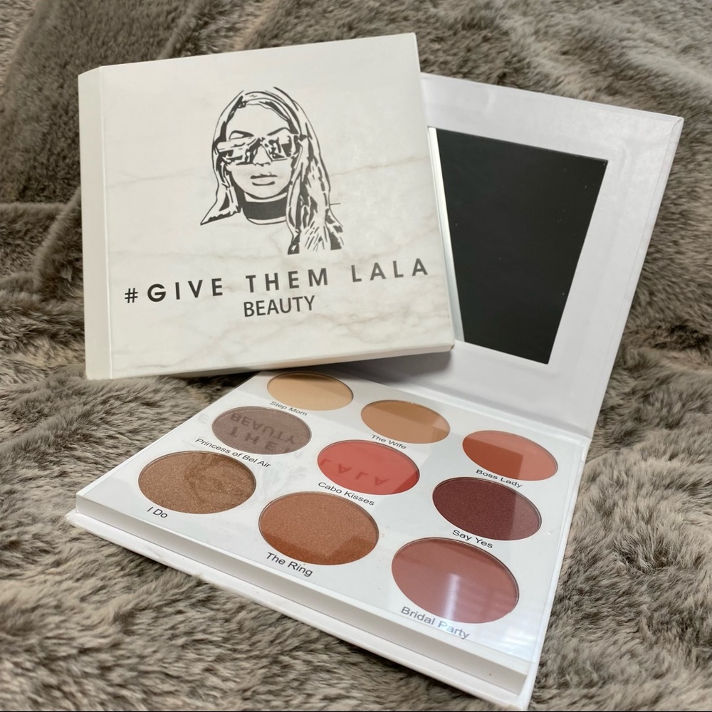 Give Them LaLa Eyeshadow Palette